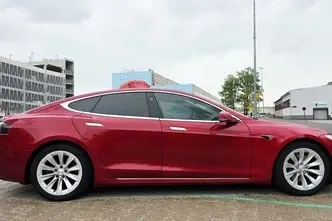 Tesla Model S, 386 kW, electric, automatic, four-wheel drive