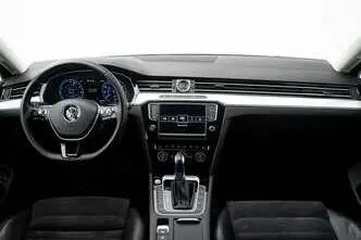 Volkswagen Passat, 1.4, 160 kW, automaat, esivedu