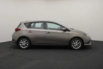 Toyota Auris, 1.6, 97 kW, bensiin, manuaal, esivedu