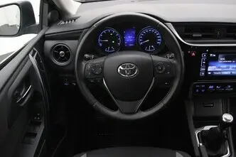 Toyota Auris, 1.6, 97 kW, bensiin, manuaal, esivedu