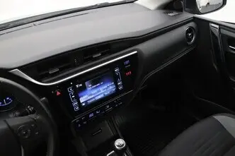Toyota Auris, 1.6, 97 kW, bensiin, manuaal, esivedu