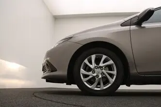 Toyota Auris, 1.6, 97 kW, bensiin, manuaal, esivedu