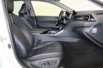 Toyota Camry, 2.5, 131 kW, гибрид, автомат, передний привод