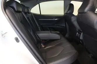 Toyota Camry, 2.5, 131 kW, гибрид, автомат, передний привод