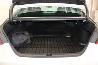 Toyota Camry, 2.5, 131 kW, гибрид, автомат, передний привод