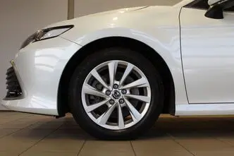 Toyota Camry, 2.5, 131 kW, гибрид, автомат, передний привод