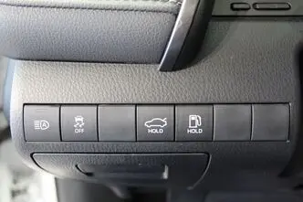 Toyota Camry, 2.5, 131 kW, гибрид, автомат, передний привод