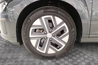 Hyundai Kona, electric, automatic, front-wheel drive