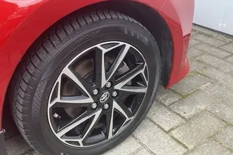 Toyota Yaris, 1.5, 68 kW, hübriid, automaat, esivedu