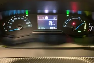 Peugeot 2008, электричество, автомат, передний привод