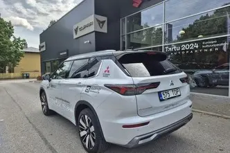 Mitsubishi Outlander, 2.4, 100 kW, подключаемый гибрид, автомат, полный привод