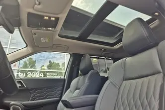 Mitsubishi Outlander, 2.4, 100 kW, подключаемый гибрид, автомат, полный привод