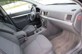 Opel Vectra, petrol, manual, front-wheel drive