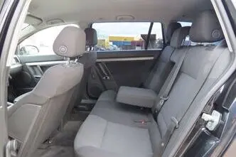 Opel Vectra, petrol, manual, front-wheel drive