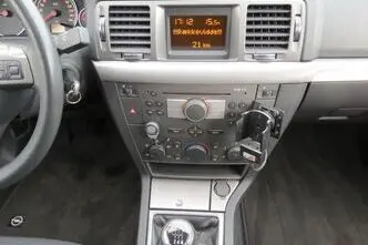 Opel Vectra, petrol, manual, front-wheel drive
