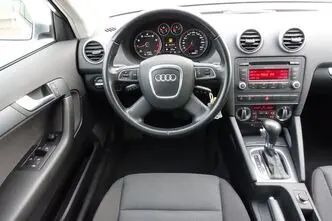 Audi A3, бензин, автомат, передний привод