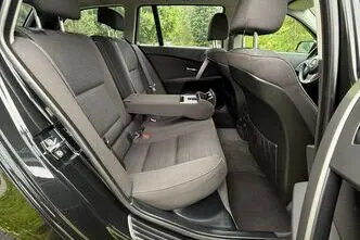 BMW 520, 2.0, 120 kW, дизель, механическая, задний привод