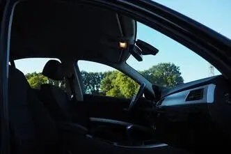 BMW 318, 2.0, 105 kW, дизель, механическая, задний привод