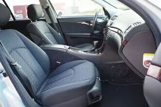 Mercedes-Benz E 220, 2.1, 110 kW, дизель, автомат, задний привод