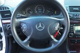 Mercedes-Benz E 220, 2.1, 110 kW, дизель, автомат, задний привод