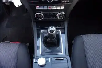 Mercedes-Benz C 200, 2.1, 100 kW, дизель, механическая, задний привод
