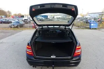 Mercedes-Benz C 200, 2.1, 100 kW, дизель, механическая, задний привод