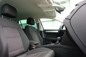 Volkswagen Passat, bensiin, automaat, esivedu