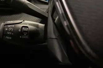 Peugeot 2008, electric, automatic, front-wheel drive
