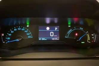 Peugeot 2008, electric, automatic, front-wheel drive