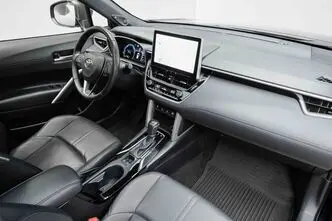 Toyota Corolla, 2.0, 112 kW, гибрид, автомат, полный привод