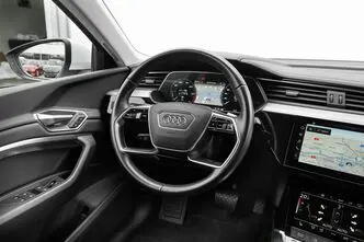 Audi e-tron, 230 kW, электричество, автомат, полный привод