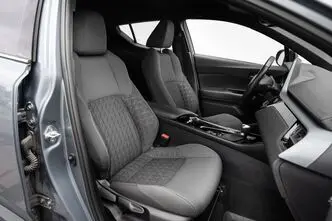 Toyota C-HR, 1.8, 72 kW, pistikhübriid, automaat, esivedu