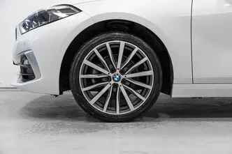 BMW 118, 1.5, 100 kW, bensiin, automaat, esivedu