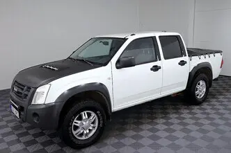 Isuzu D-Max, 2.5, 135 kW, diesel, manual, four-wheel drive