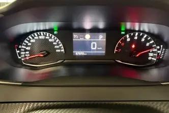 Peugeot 208, 1.2, 74 kW, бензин, автомат, передний привод