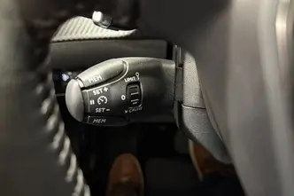 Peugeot 208, 1.2, 74 kW, бензин, автомат, передний привод