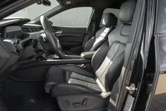 Audi e-tron, 300 kW, электричество, автомат, полный привод