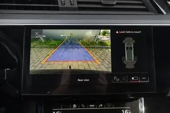 Audi e-tron, 300 kW, электричество, автомат, полный привод