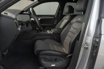 Volkswagen Touareg, 3.0, 210 kW, diesel, automatic, four-wheel drive