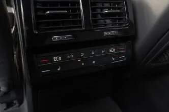 Volkswagen Touareg, 3.0, 210 kW, diesel, automatic, four-wheel drive