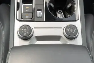 Volkswagen Touareg, 3.0, 210 kW, diesel, automatic, four-wheel drive