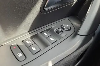 Peugeot 2008, электричество, автомат, передний привод