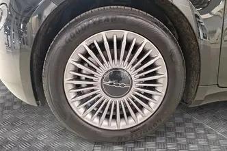 Fiat 500e, 87 kW, электричество, автомат, передний привод