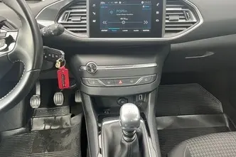 Peugeot 308, 1.2, 96 kW, бензин, механическая, передний привод