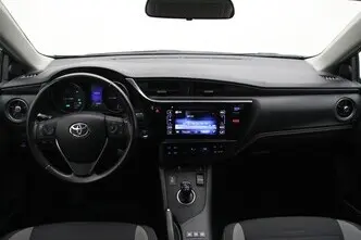 Toyota Auris, 1.8, 73 kW, гибрид, автомат, передний привод