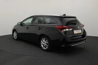 Toyota Auris, 1.8, 73 kW, гибрид, автомат, передний привод