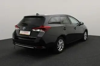 Toyota Auris, 1.8, 73 kW, гибрид, автомат, передний привод