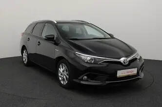 Toyota Auris, 1.8, 73 kW, гибрид, автомат, передний привод
