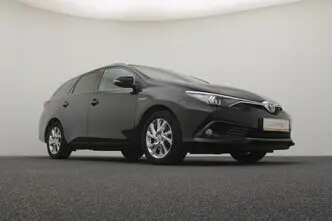 Toyota Auris, 1.8, 73 kW, гибрид, автомат, передний привод