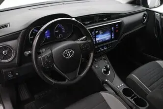 Toyota Auris, 1.8, 73 kW, гибрид, автомат, передний привод